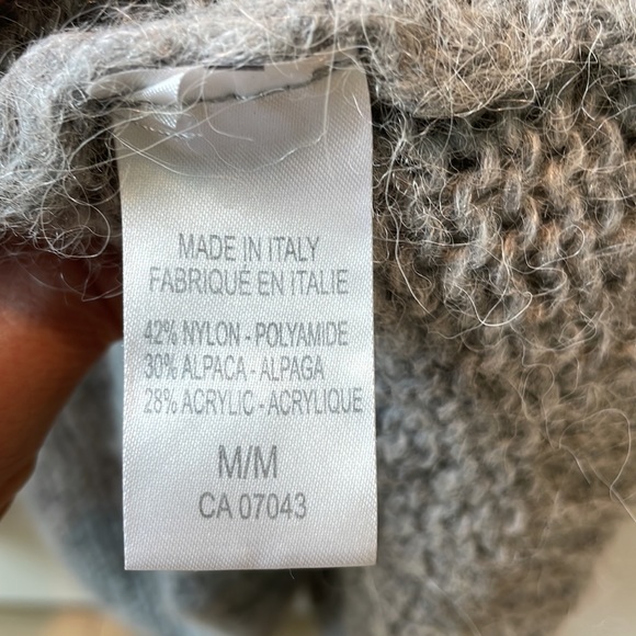 Elsamanda Cozy Sweater, Made in Italy - Picture 3 of 5